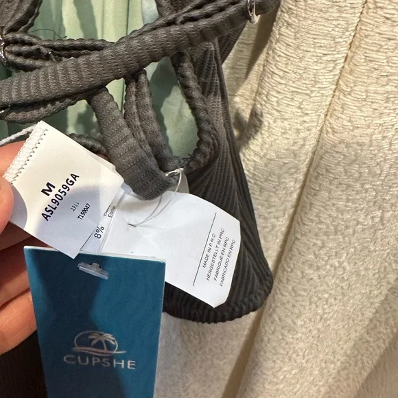 CUPSHE Women's Solid Color V Neck Lace Up One Piece Swimsuit #1F - Picture 4 of 5